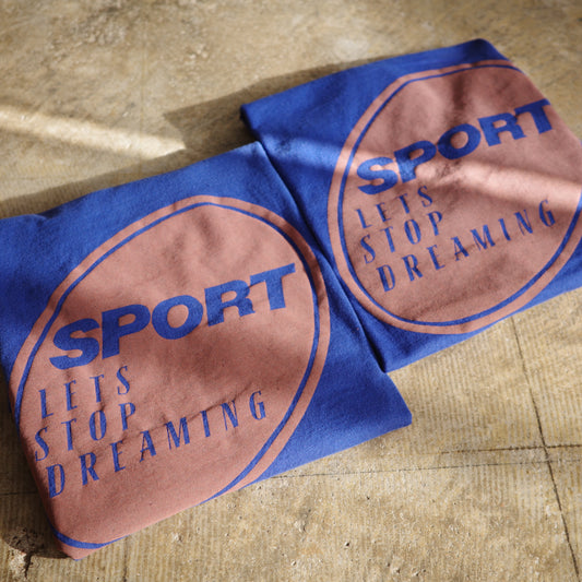 ANORAKCLUB SPORT "LET'S STOP DREAMING"  tee アノラッククラブ