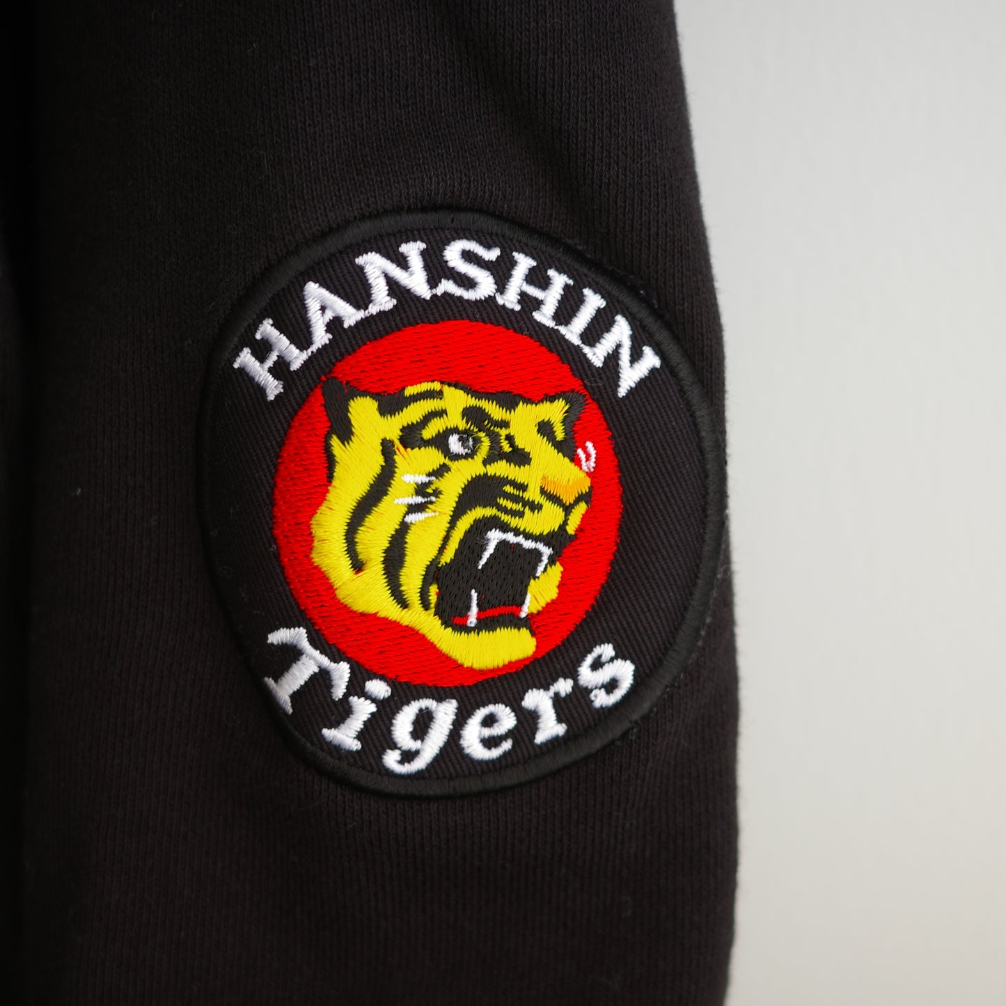 【12月末頃デリバリー】阪神タイガース（公認）× JHANKSON "RANDY BONDS " sweat（ステッカー付き） HANSHIN Tigers ジャンクソン ランディーボンズ